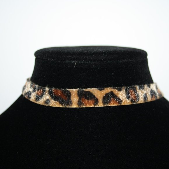 Leopard print choker necklace 13.25-16"